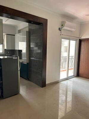 Room in 2.5 BHK Apartment at Sector 77 – for Rent