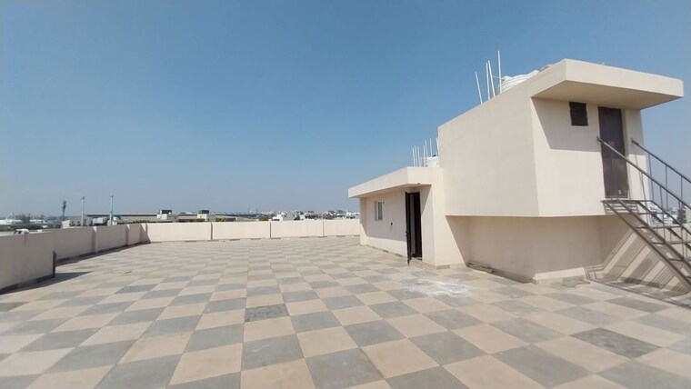 Terrace, sector 42 3 Bedroom 1300 Sq.Ft. Builder Floor In Sector 42 Faridabad 10561332