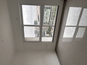 Room in 2.5 BHK Apartment at Zen Elite, Kharadi – for Rent