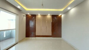 Furnished Amenities in 3 BHK Builder Floor at Green Fields Colony – for Sale