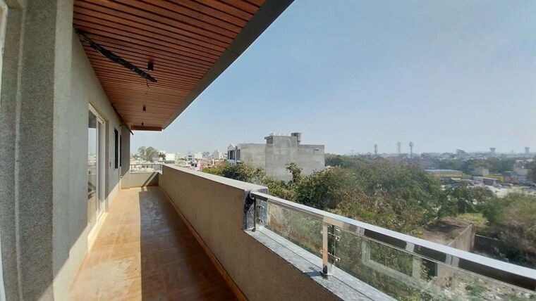 Balcony, green fields colony 3 Bedroom 1800 Sq.Ft. Builder Floor In Green Fields Colony Faridabad 10562145