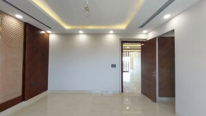 Room in 3 BHK Builder Floor at Green Fields Colony – for Sale