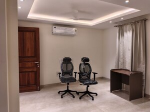 Room in 3 BHK Builder Floor at Defence Colony – for Sale