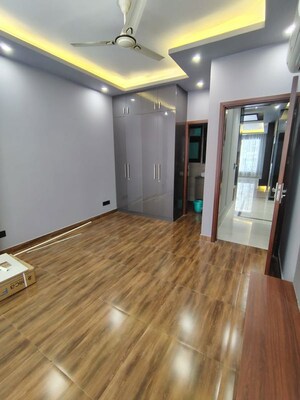 Room in 3 BHK Builder Floor at Chittaranjan Park – for Sale