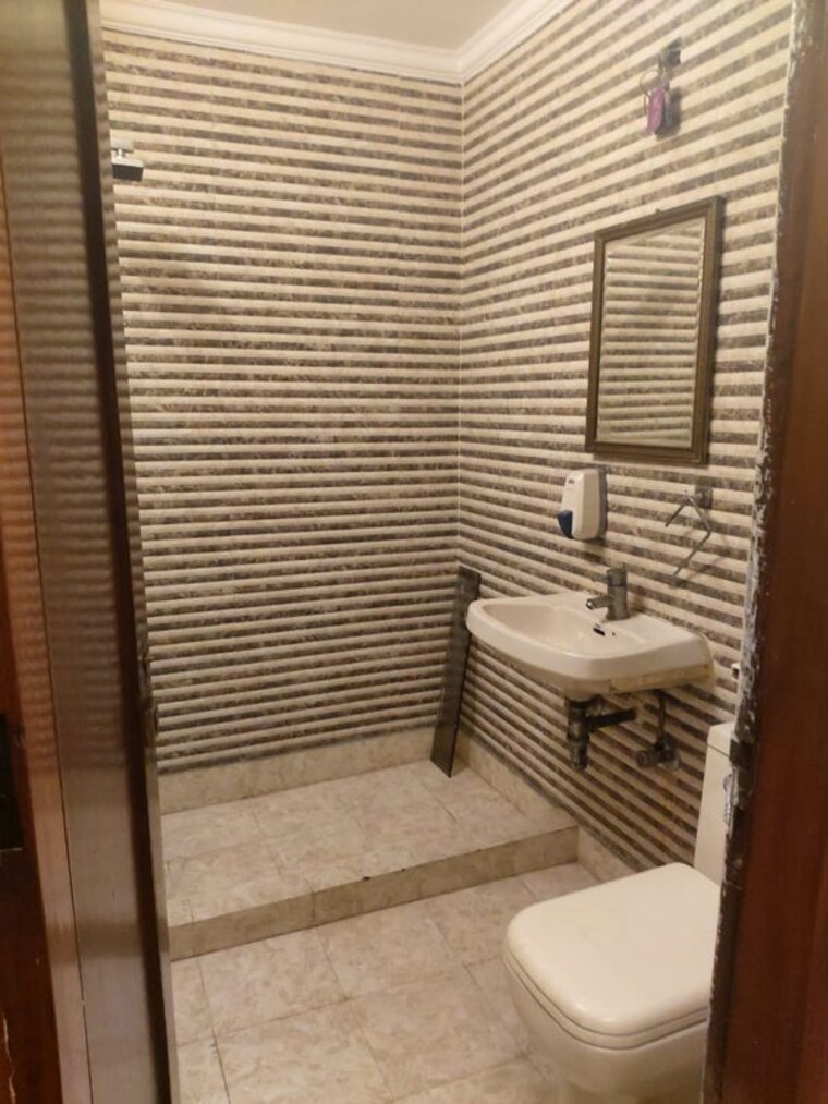 Bathroom, greater kailash i Commercial Office Space 1800 Sq.Ft. In Greater Kailash I Delhi 10562153