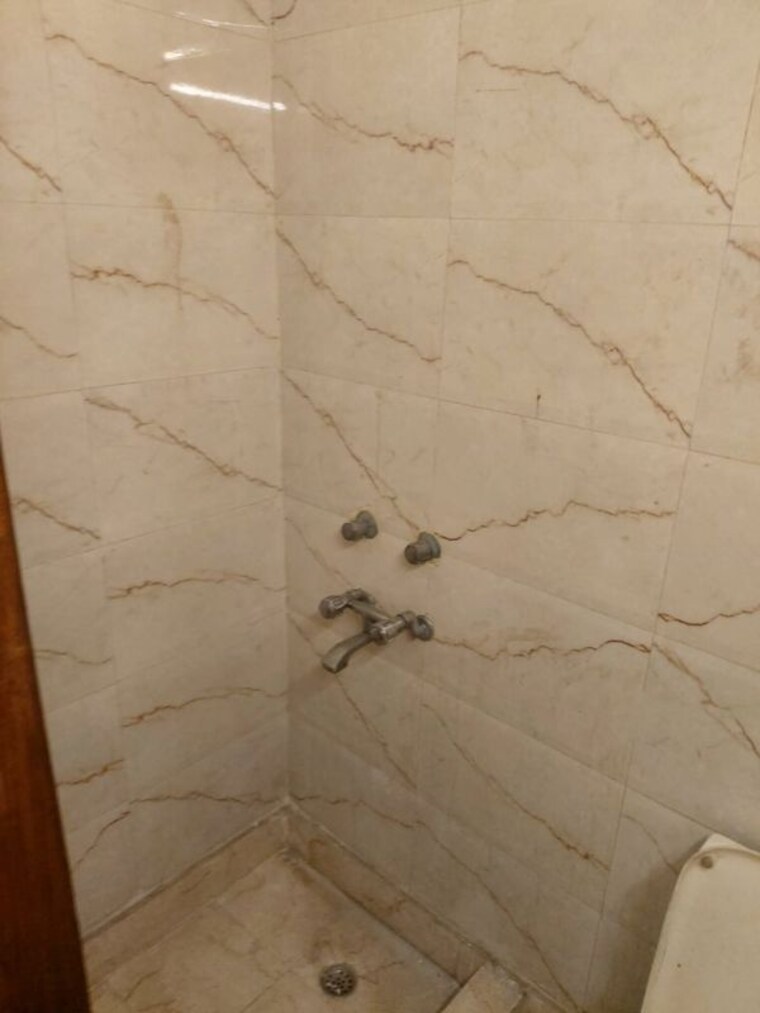 Bathroom, greater kailash i Commercial Office Space 1800 Sq.Ft. In Greater Kailash I Delhi 10562153