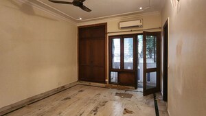 Room in 4 BHK Builder Floor at Vasant Vihar – for Rent