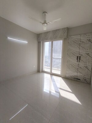 Room in 2 BHK Apartment at Eldeco Live By The Greens, Sector 150 – for Rent