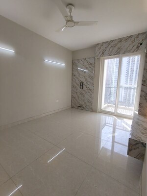 2 BHK Apartment For Rent in Eldeco Live By The Greens, Sector 150