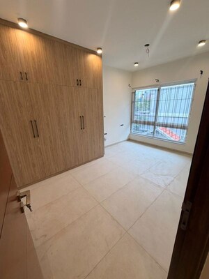 Room in 3 BHK Apartment at Grandus 118, Indiranagar – for Rent
