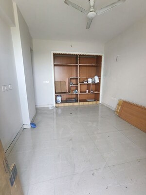 Room in 2 BHK Apartment at Eldeco Live By The Greens, Sector 150 – for Rent