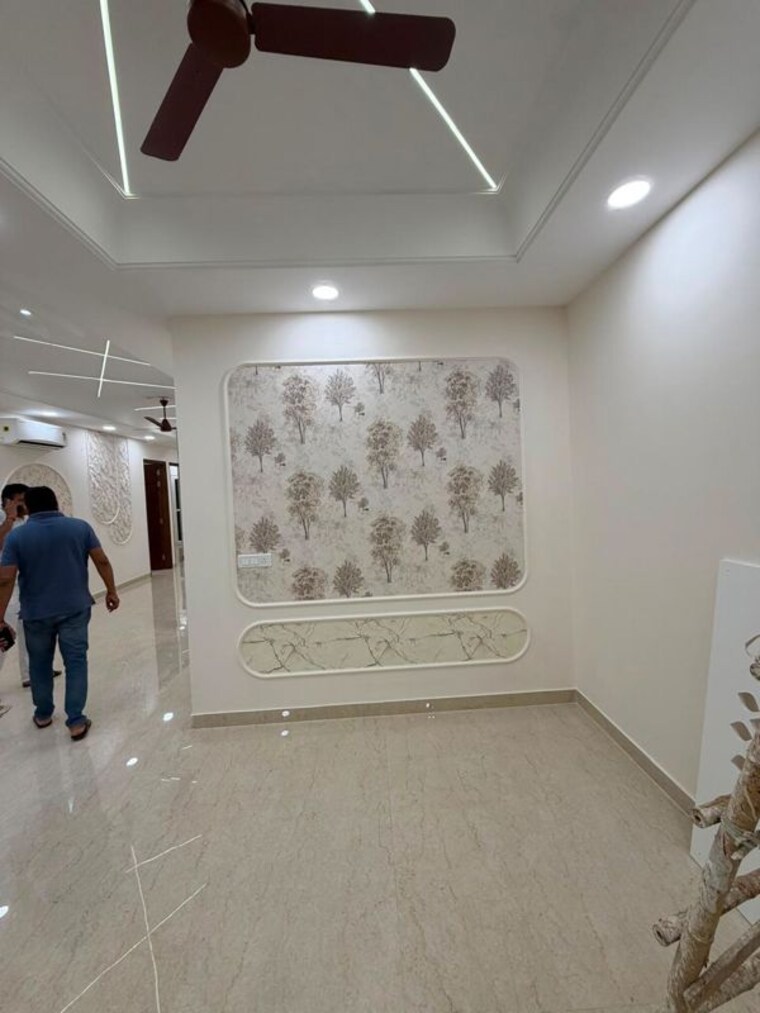  Parking, emaar-mgf-emerald-hills 4 Bedroom 307 Sq.Yd. Builder Floor In Sector 65 Gurgaon 10562432