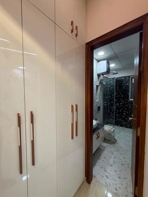 Building Lobby in 4 BHK Builder Floor at Emaar MGF Emerald Hills, Sector 65 – for Sale