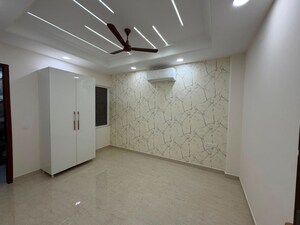 Room in 4 BHK Builder Floor at Emaar MGF Emerald Hills, Sector 65 – for Sale