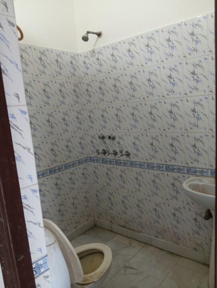 Bathroom, sector 21 1 Bedroom 960 Sq.Ft. Independent House In Sector 21 Gurgaon 10562530