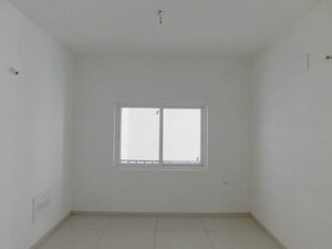 Room in 2 BHK Apartment at Rajapushpa Imperia, Tellapur – for Sale