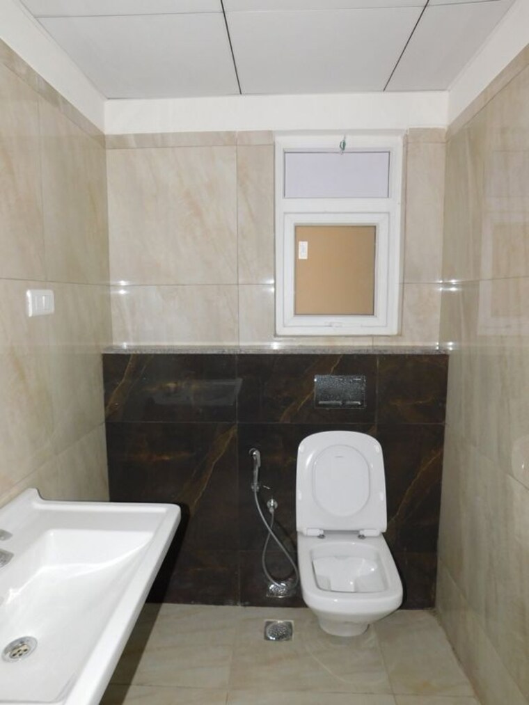 Bathroom, rajapushpa-imperia 2 Bedroom 1350 Sq.Ft. Apartment In Tellapur Hyderabad 10562469