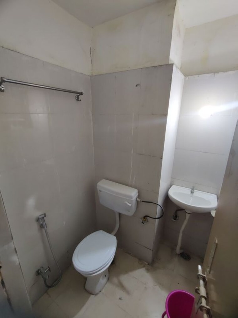 Bathroom, lda-panchsheel-affordable-houses 1.5 Bedroom 750 Sq.Ft. Apartment In Bakshi Ka Talab Lucknow 10551263