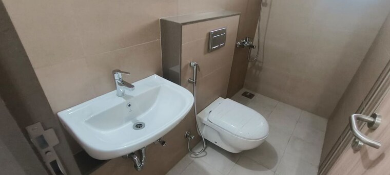 Bathroom, manjri budruk 3 Bedroom 1053 Sq.Ft. Apartment In Manjri Budruk Pune 10418650