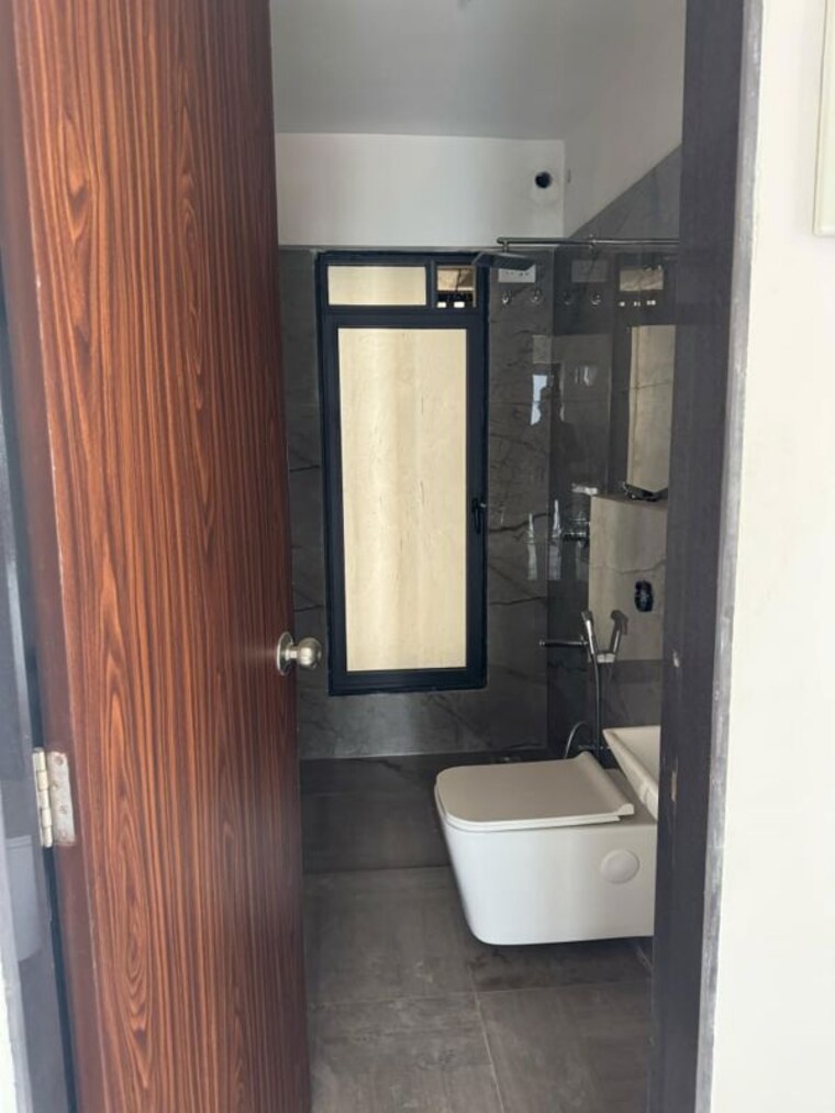 Bathroom, level-the-residences 2 Bedroom 750 Sq.Ft. Apartment In Andheri West Mumbai 10562682