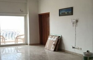Room in 3 BHK Apartment at Sunshine Helios, Sector 78 – for Sale