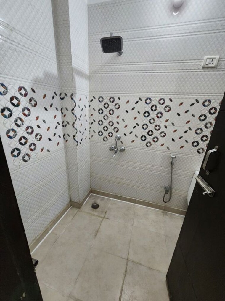 Bathroom, chattarpur 1 Bedroom 450 Sq.Ft. Builder Floor In Chattarpur Delhi 10562878