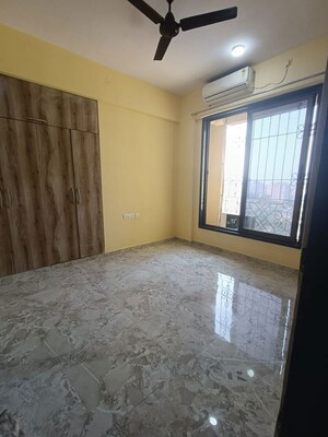 Room in 3 BHK Apartment at Larkins Pride Palms, Kolshet Road – for Rent