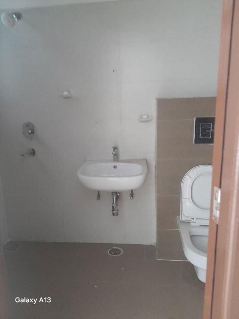 Bathroom, altura-apartments 3 Bedroom 1900 Sq.Ft. Apartment In Ghazipur Zirakpur 10562989