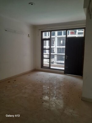 Room in 3 BHK Apartment at Altura Apartments, Ghazipur – for Sale