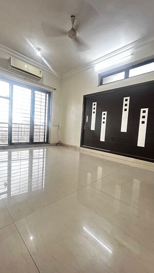 Room in 2 BHK Apartment at K Raheja Raheja Residency, Malad East – for Rent