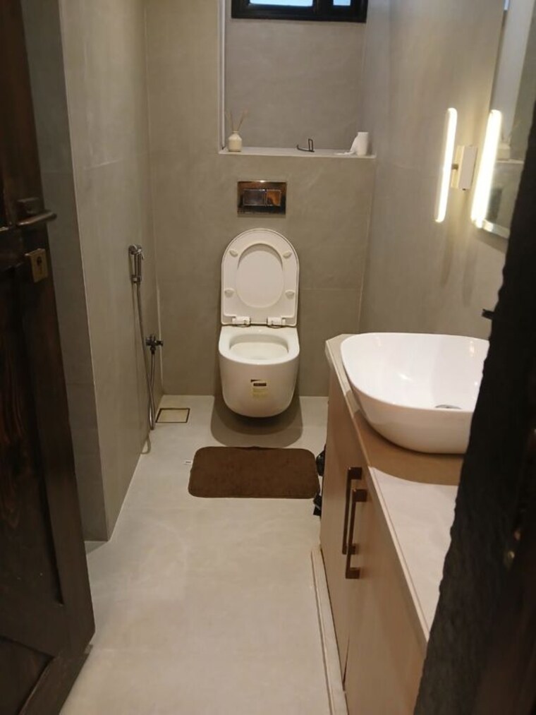 Bathroom, krishna-kaveri-apartment 1 Bedroom 450 Sq.Ft. Apartment In Andheri West Mumbai 10563130