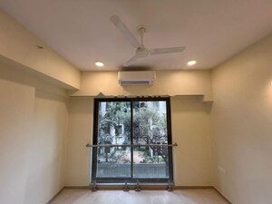 Room in 2 BHK Apartment at Marathon Monte South, Byculla West – for Rent