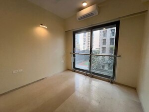 Room in 2 BHK Apartment at Marathon Monte South, Byculla West – for Rent
