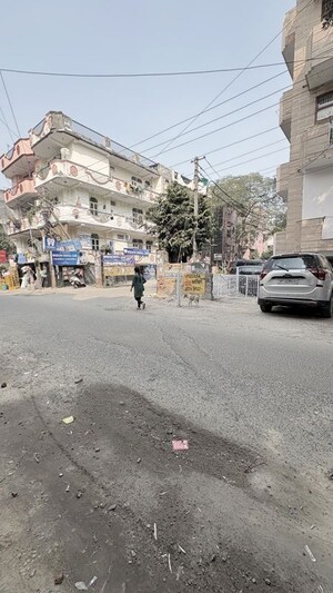 Parking in 2.5 BHK Builder Floor at Vaishali Sector 4 – for Sale
