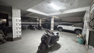 Parking in 2.5 BHK Builder Floor at Vaishali Sector 4 – for Sale