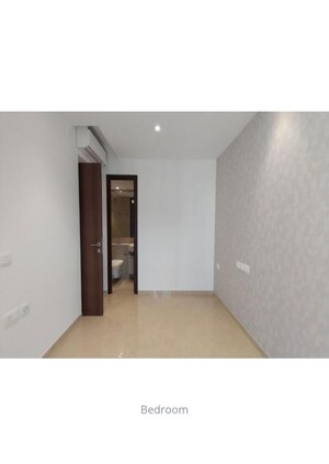 Room in 1 BHK Apartment at Hiranandani Highland, Powai – for Rent
