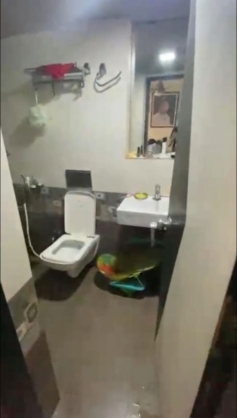 Bathroom, maharaja-retreat-chs 2 Bedroom 1200 Sq.Ft. Apartment In Goregaon East Mumbai 10554627