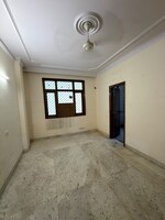 525 Sq.Ft. Showroom in Lajpat Nagar 4