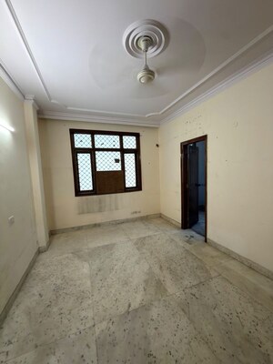  Showroom For Sale in Lajpat Nagar 4