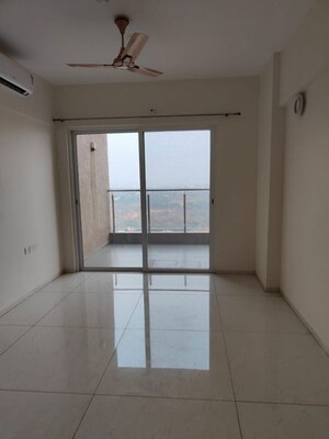 Room in 2 BHK Apartment at RR Lunkad 66 Avenue, Pimple Nilakh – for Rent