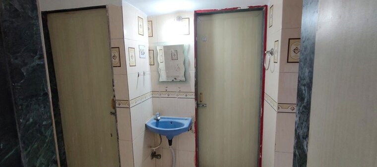 Bathroom, maitri-icon 1 Bedroom 655 Sq.Ft. Apartment In Kharghar Navi Mumbai 10545742
