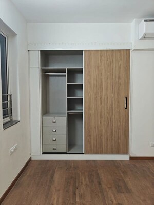 Room in 3 BHK Apartment at Godrej Woods, Sector 43 – for Rent