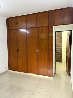 Room in 3 BHK Apartment at Sector 19 Dwarka – for Rent