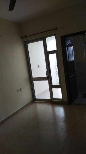Room in 3 BHK Apartment at Shalimar One World Belvedere Court 3, Gomti Nagar – for Rent