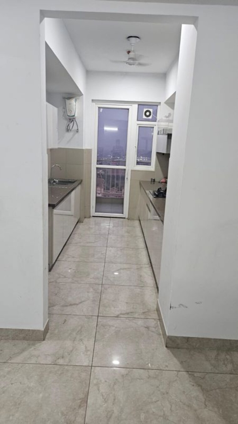Kitchen, emaar-palm-gardens 3.5 Bedroom 1900 Sq.Ft. Apartment In Sector 83 Gurgaon 10562569