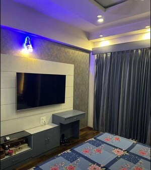 Bedroom in 3 BHK Apartment at Vip Road – for Rent