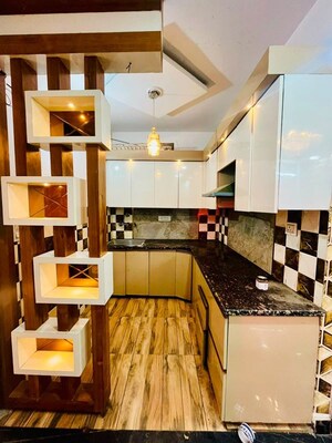 Team Area in 3 BHK Builder Floor at Uttam Nagar West – for Sale