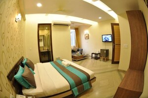 6+ BHK Villa For Sale in Sushant Lok I