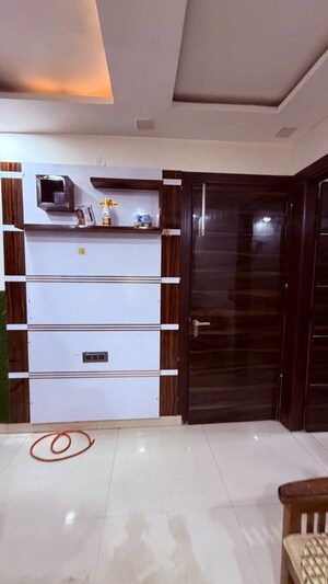 Furnished Amenities in 2 BHK Builder Floor at Uttam Nagar West – for Sale