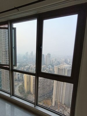 Room in 2 BHK Apartment at Sheth Auris Serenity Tower 3, Malad West – for Rent